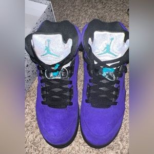 Retro 5 comes with box